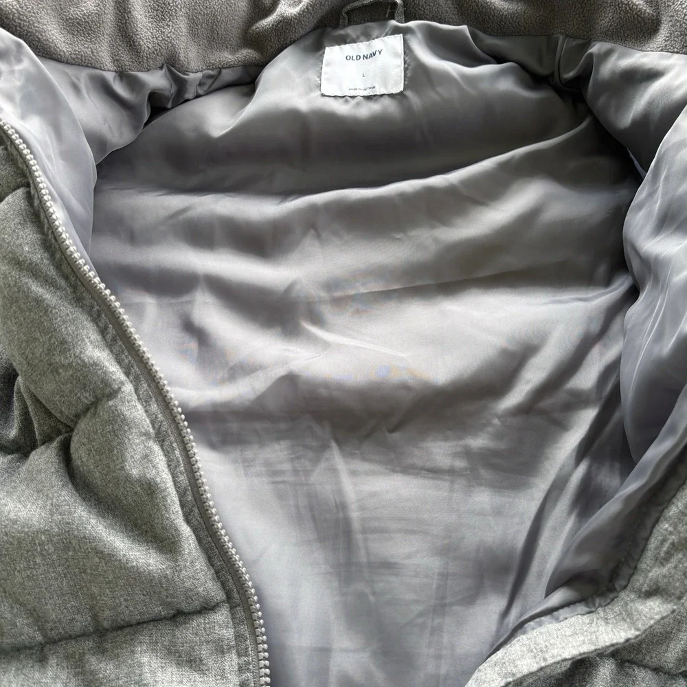 Old Navy Men's Gray Puffer Vest Size L Full‎ Zip Quilted Sleeveless Jacket